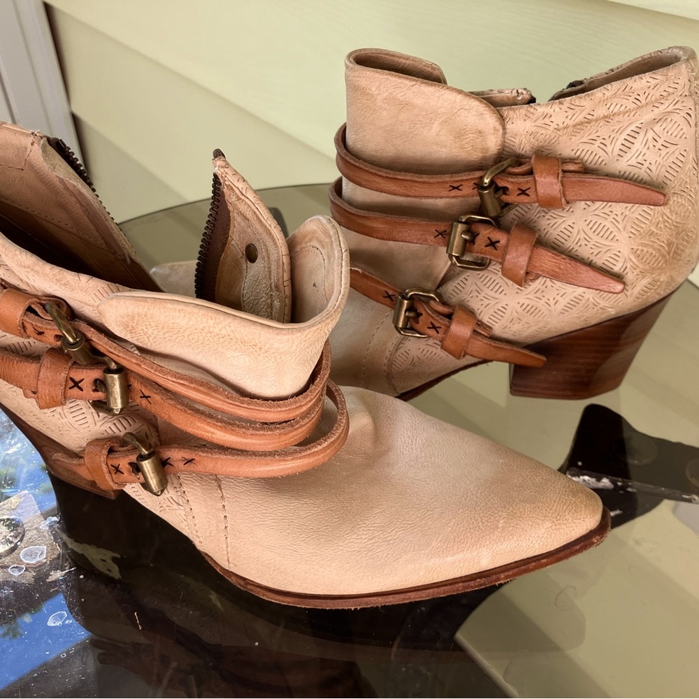 AS98 boots